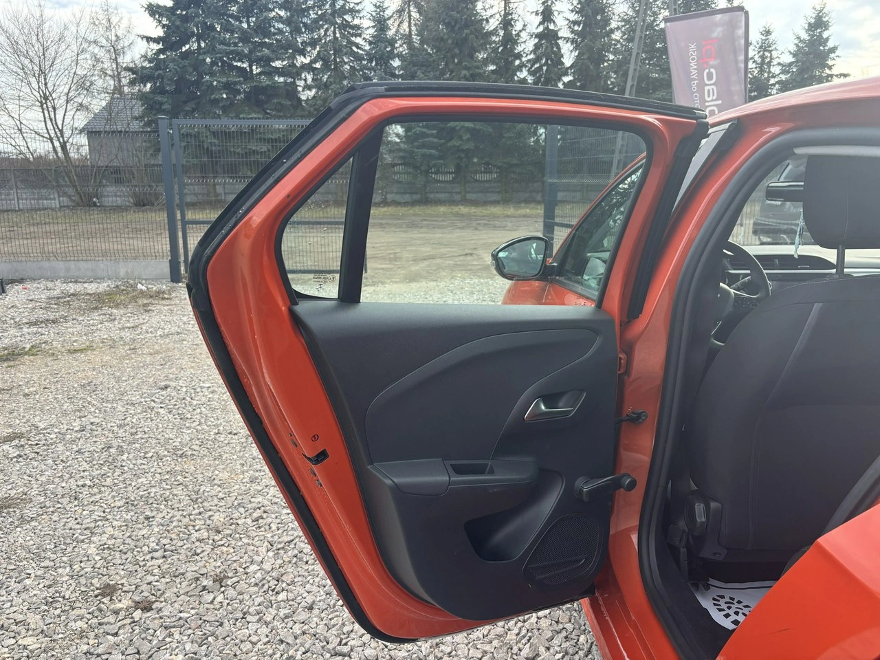 Opel Corsa - Zdjęcie 25