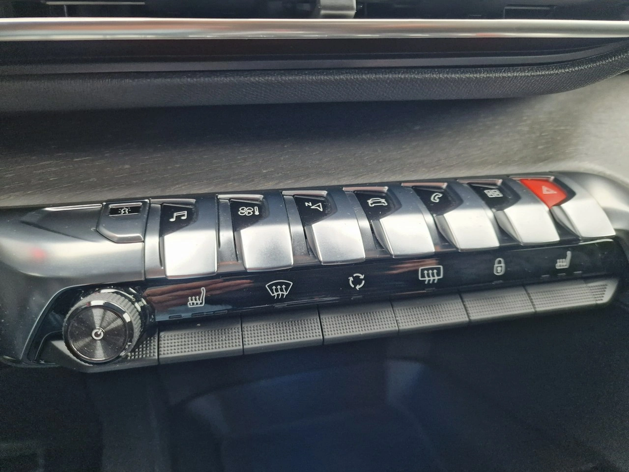 Peugeot 3008 - Zdjęcie 32