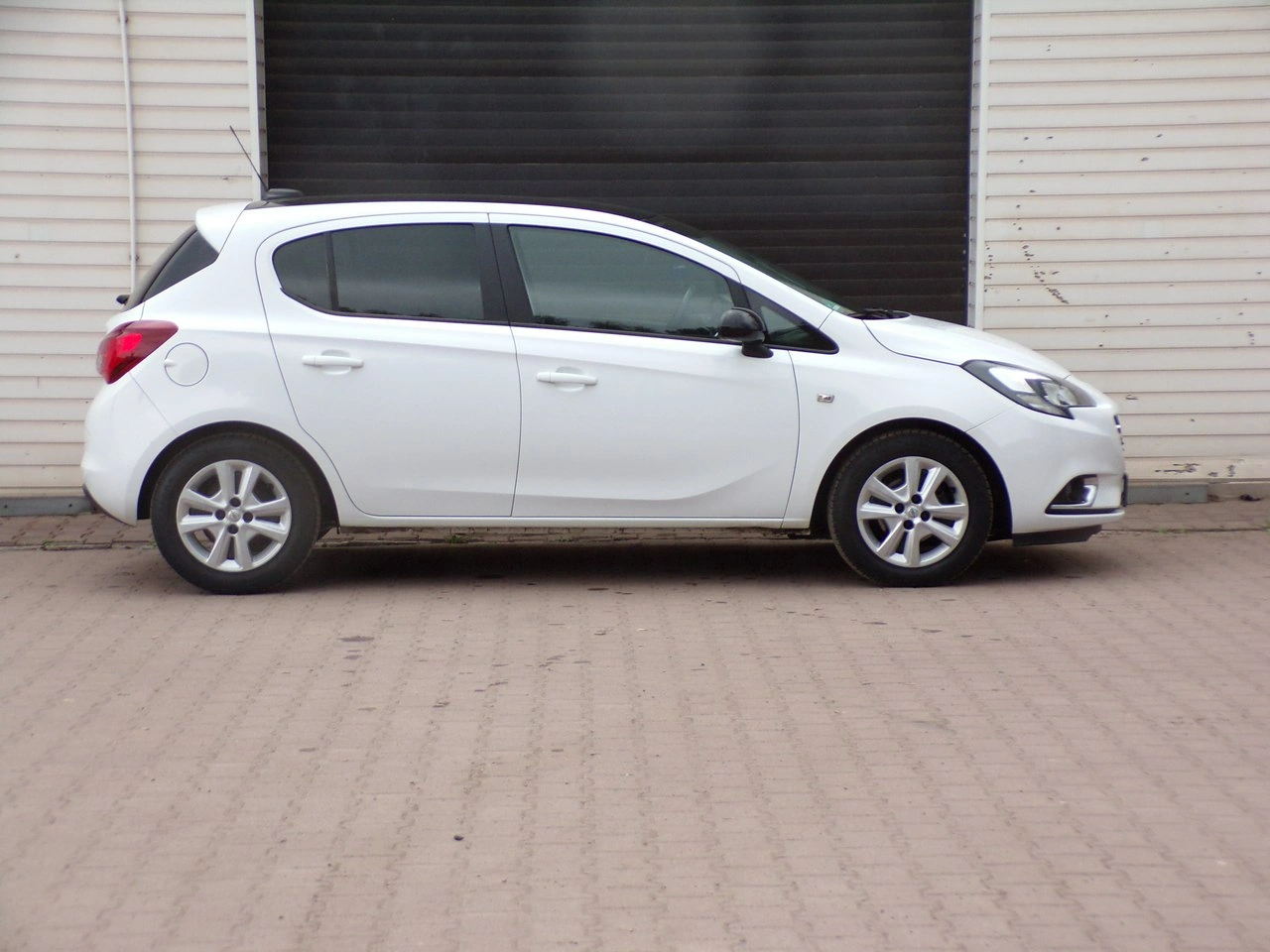 Opel Corsa - Zdjęcie 10