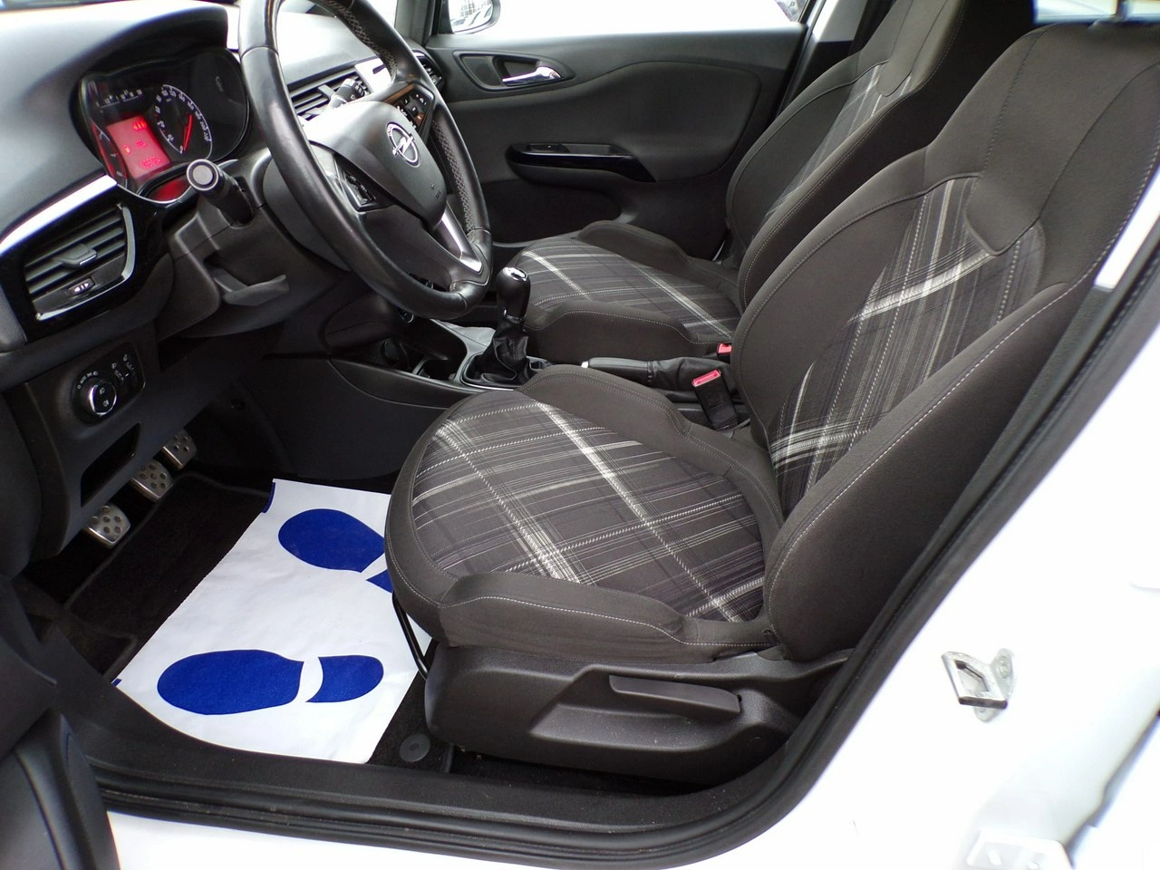 Opel Corsa - Zdjęcie 19