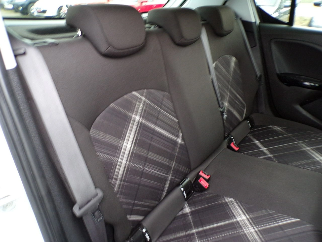 Opel Corsa - Zdjęcie 30