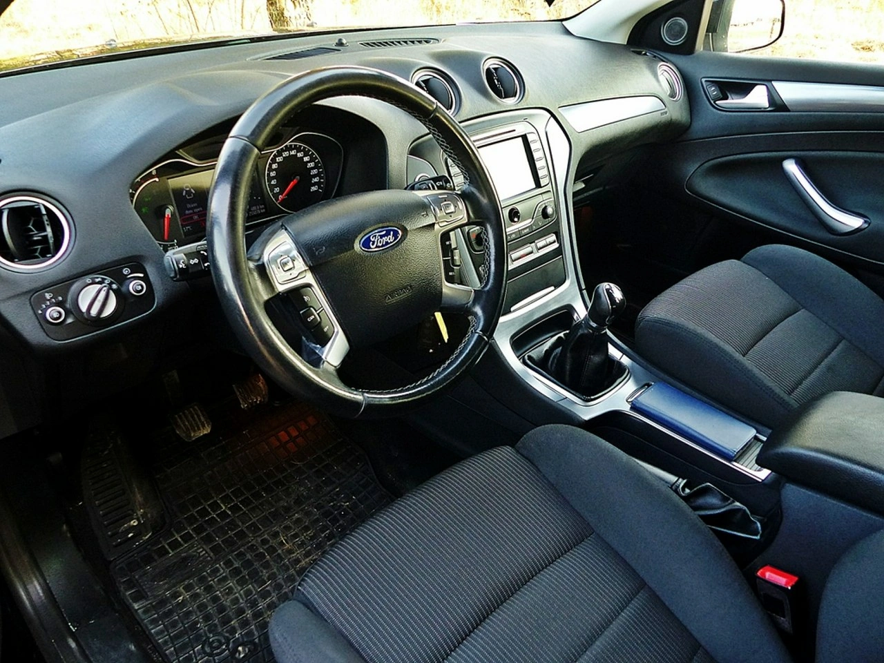 Ford Mondeo - Zdjęcie 17