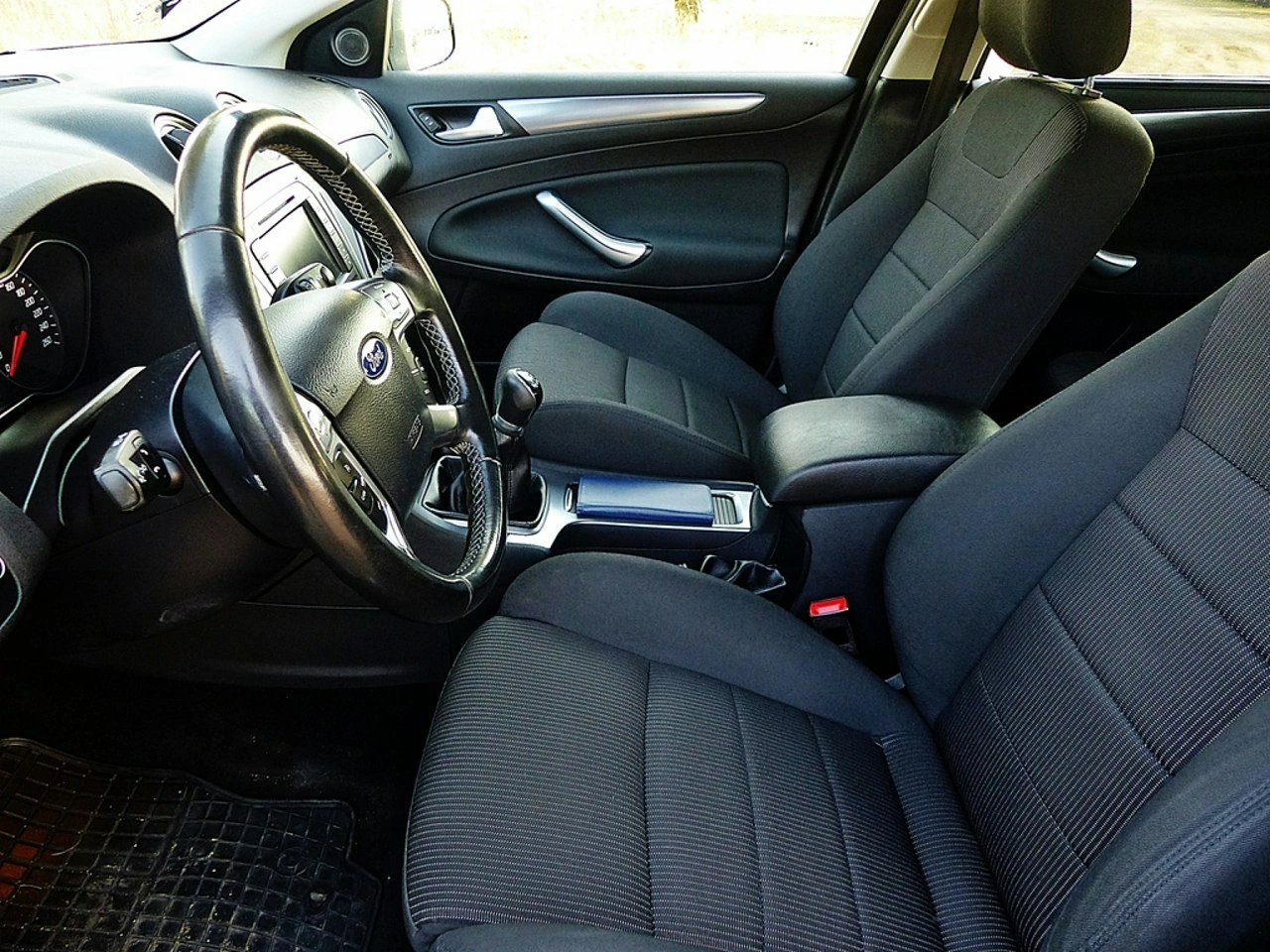 Ford Mondeo - Zdjęcie 18