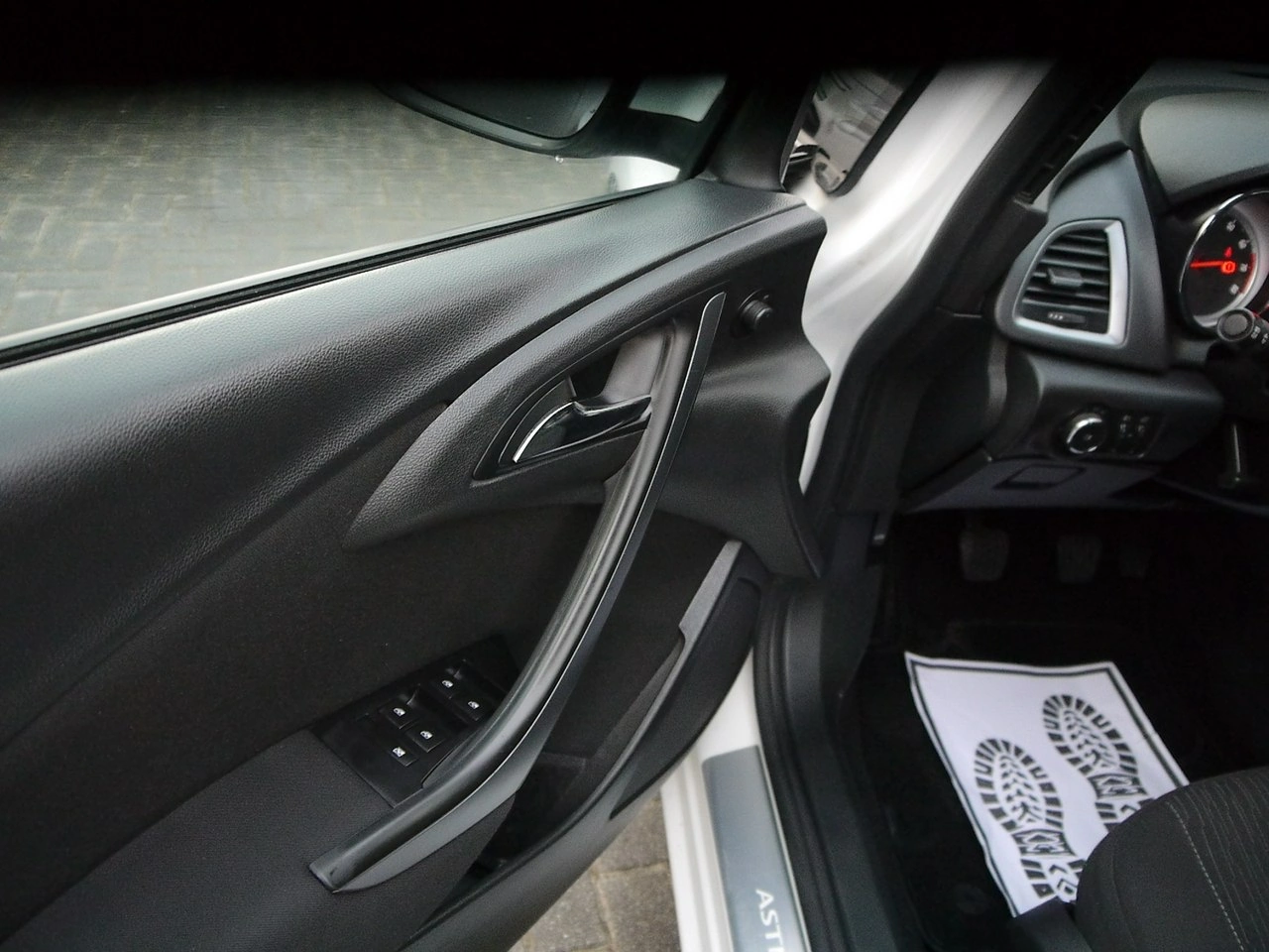 Opel Astra - Zdjęcie 32