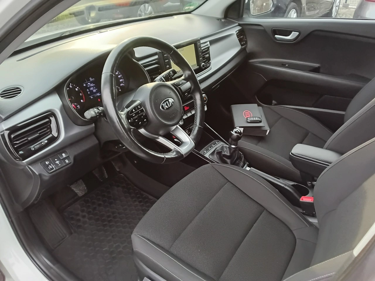 Kia Rio - Zdjęcie 9