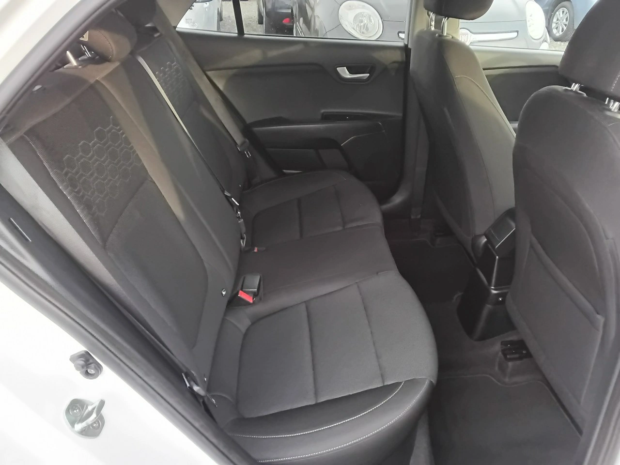 Kia Rio - Zdjęcie 13