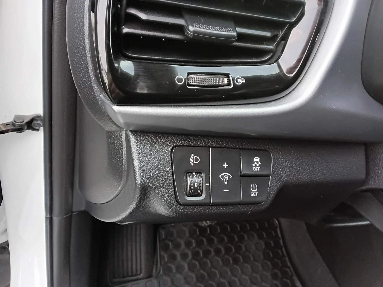 Kia Rio - Zdjęcie 28