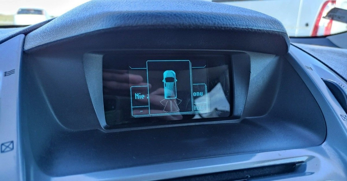 Ford Tourneo Connect - Zdjęcie 32