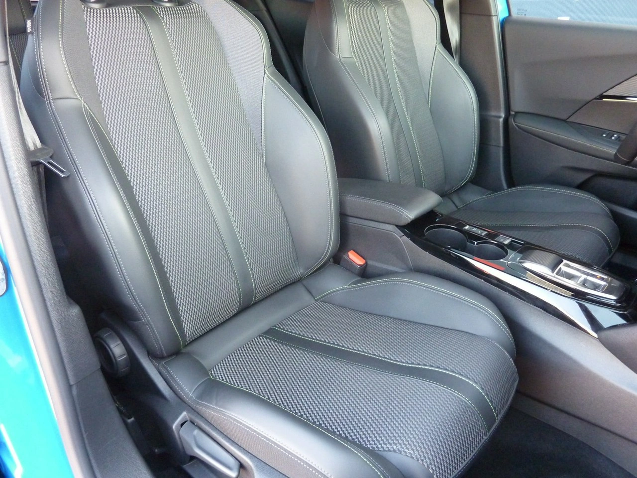 Peugeot 2008 - Zdjęcie 14