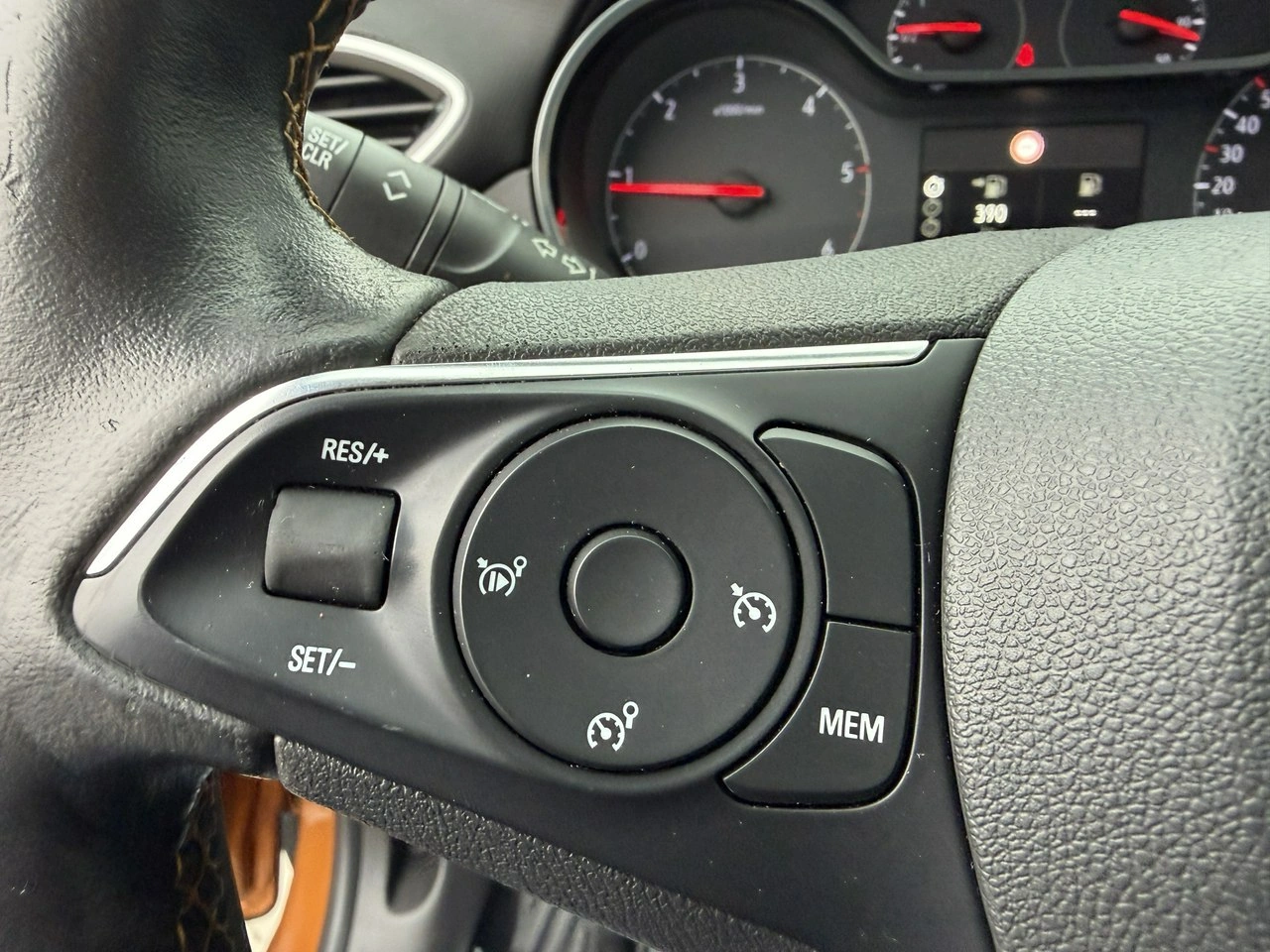 Opel Crossland X - Zdjęcie 23