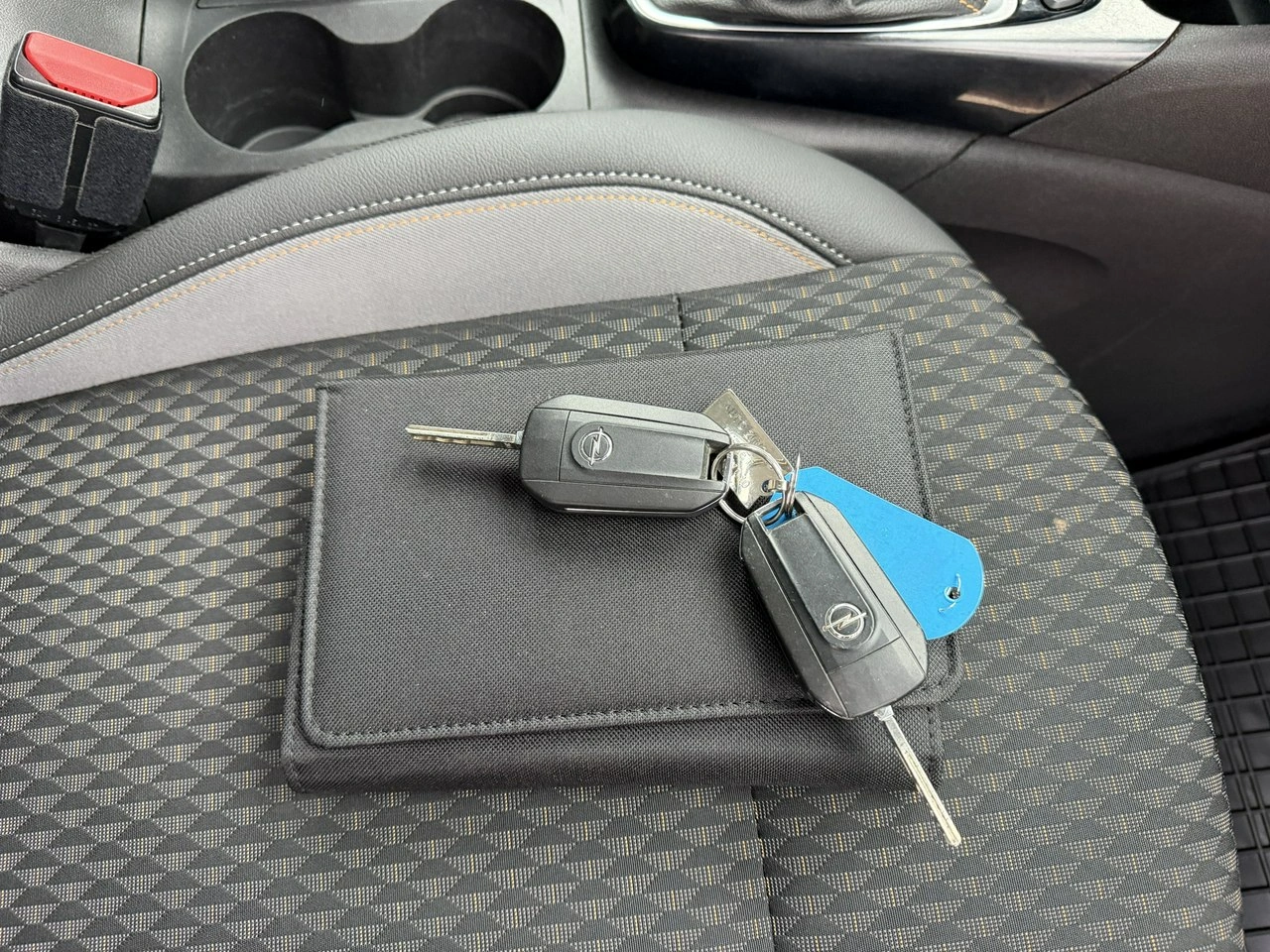 Opel Crossland X - Zdjęcie 35