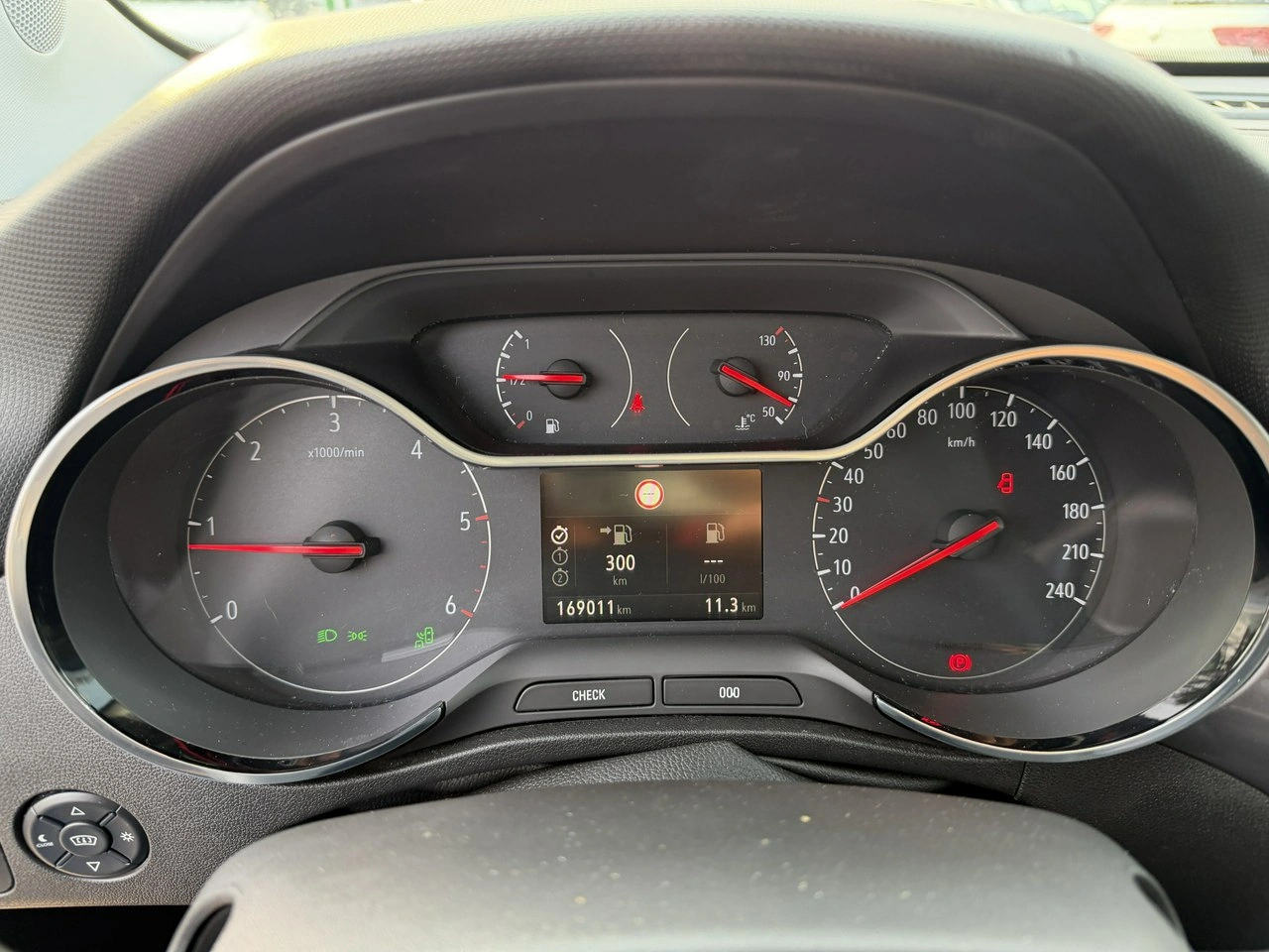 Opel Crossland X - Zdjęcie 28