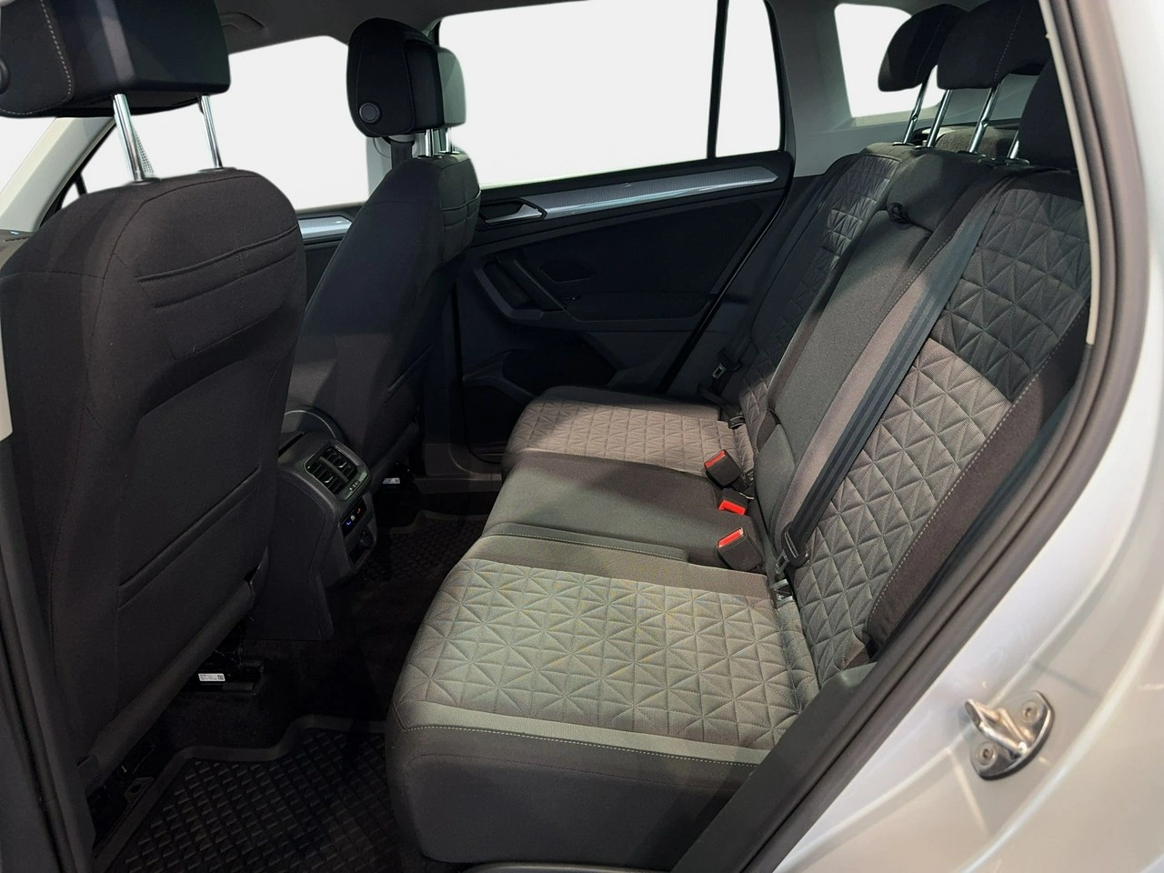 Volkswagen Tiguan - Zdjęcie 12