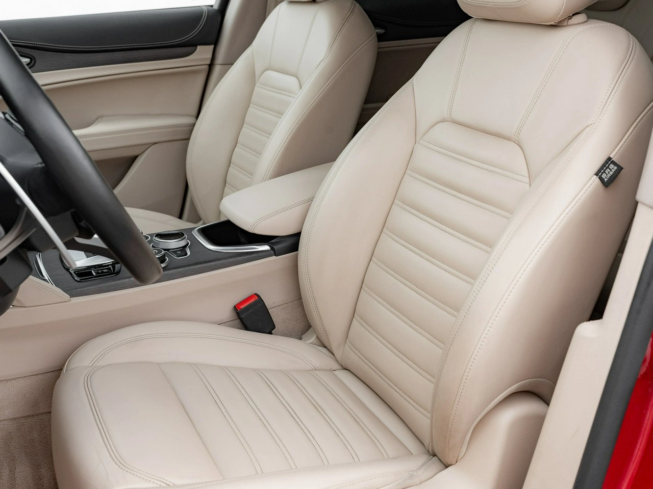 Alfa Romeo Stelvio - Zdjęcie 14