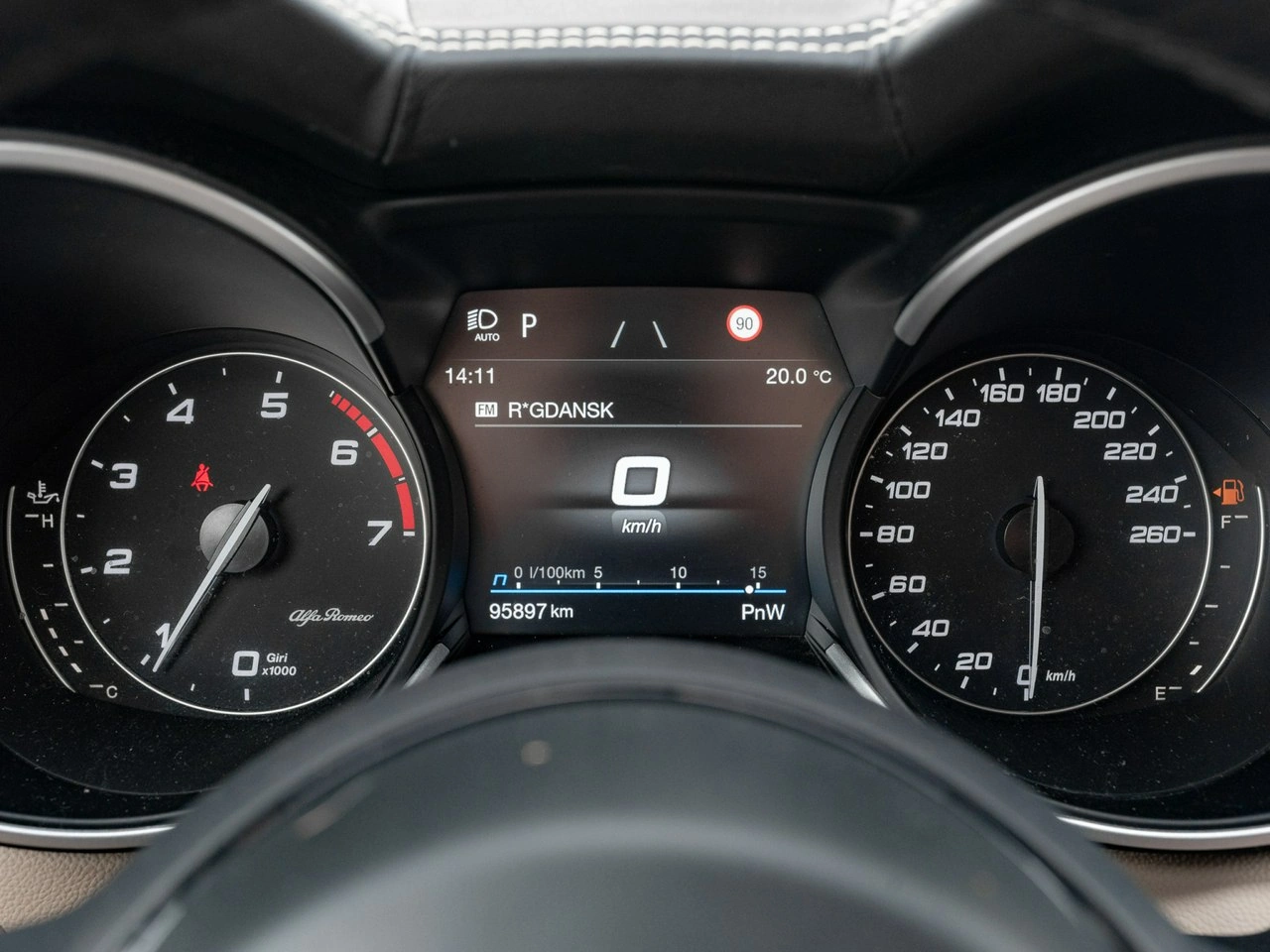 Alfa Romeo Stelvio - Zdjęcie 15