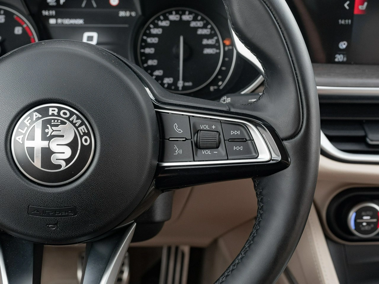 Alfa Romeo Stelvio - Zdjęcie 17