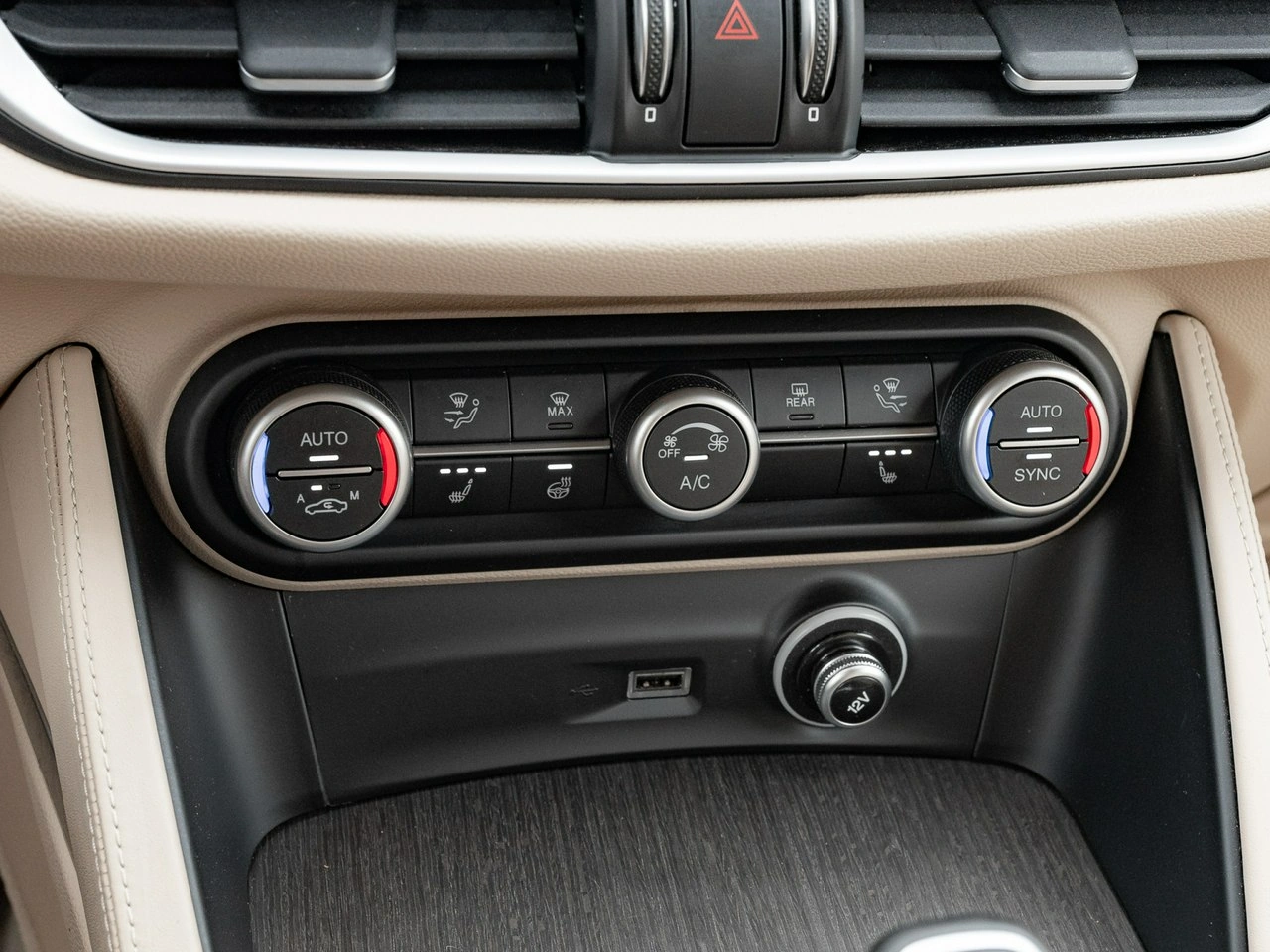 Alfa Romeo Stelvio - Zdjęcie 19