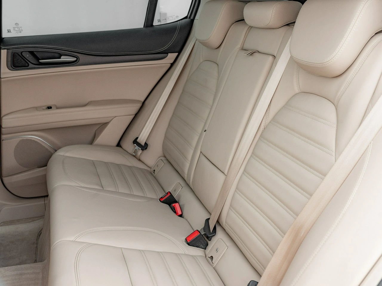 Alfa Romeo Stelvio - Zdjęcie 25