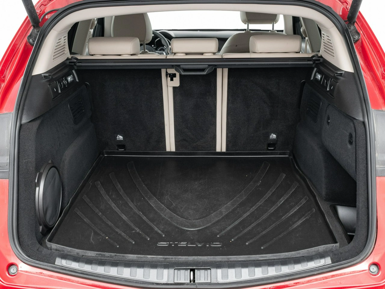 Alfa Romeo Stelvio - Zdjęcie 26