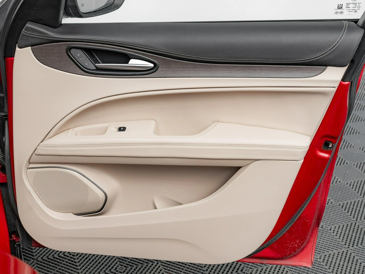 Alfa Romeo Stelvio - Zdjęcie 30