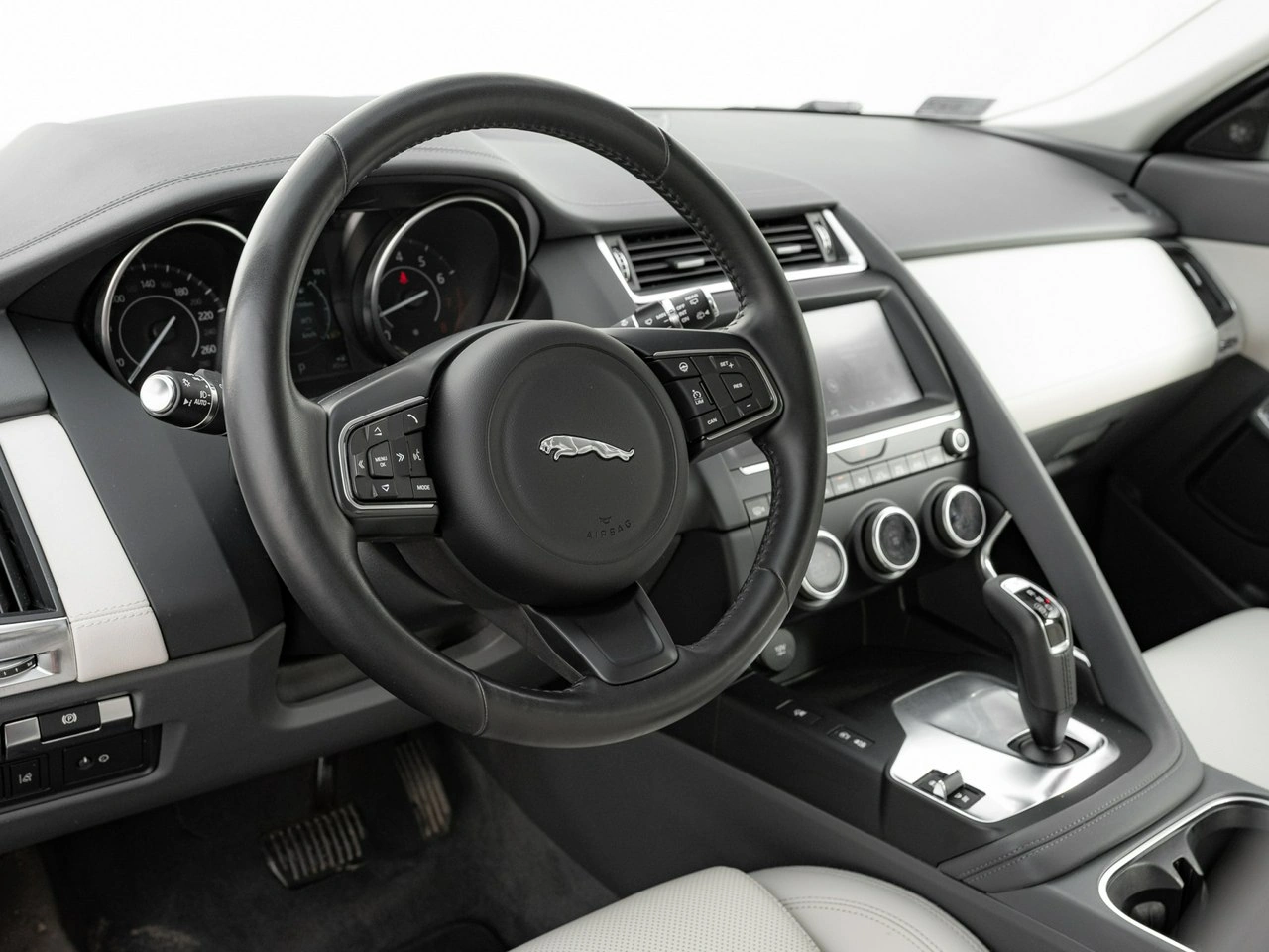 Jaguar E-Pace - Zdjęcie 5