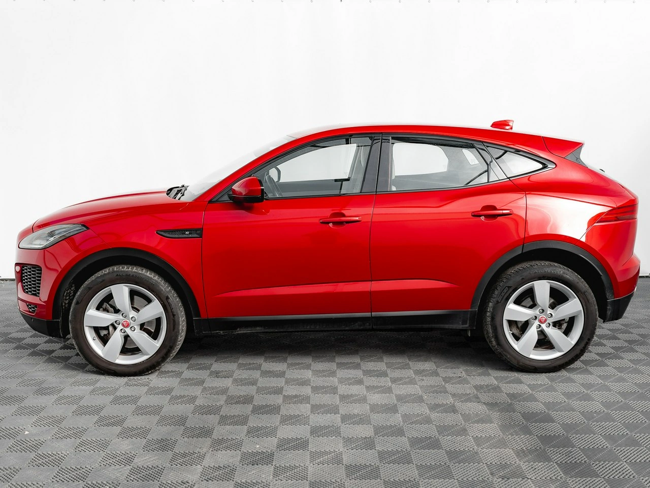 Jaguar E-Pace - Zdjęcie 8