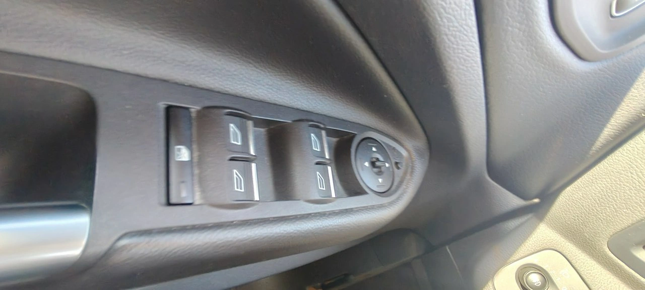 Ford Kuga - Zdjęcie 15