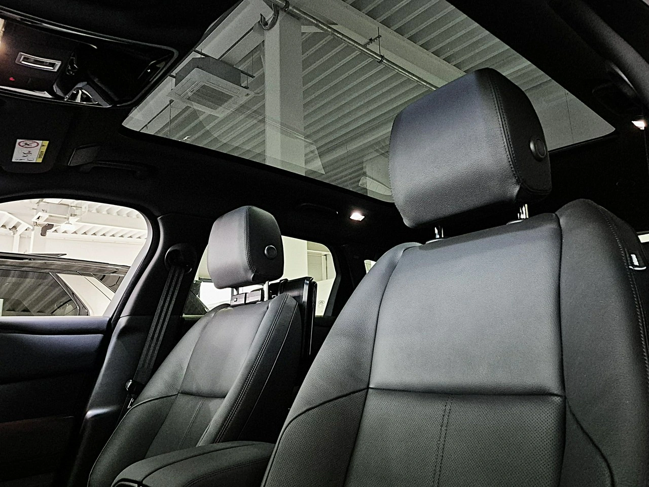 Land Rover Range Rover Velar - Zdjęcie 18