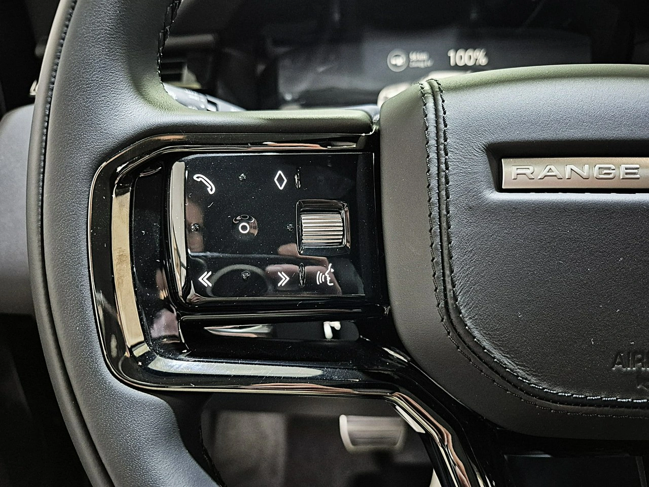 Land Rover Range Rover Velar - Zdjęcie 28