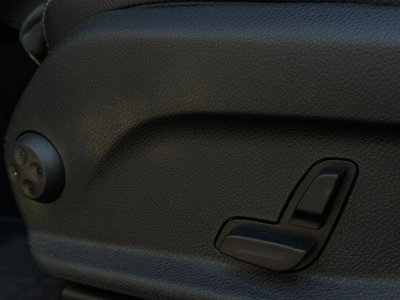 Mercedes GLC 200 - Zdjęcie 34