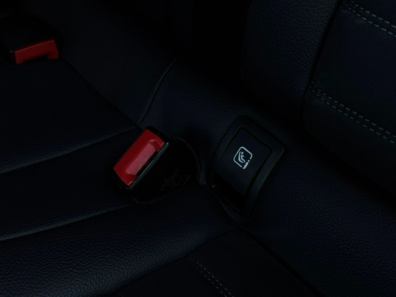 Mercedes GLC 200 - Zdjęcie 37