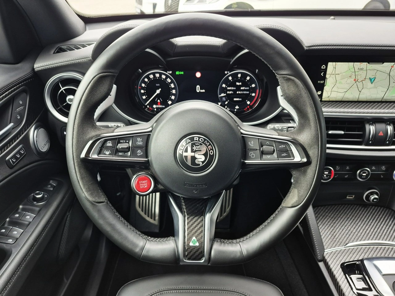 Alfa Romeo Stelvio - Zdjęcie 32