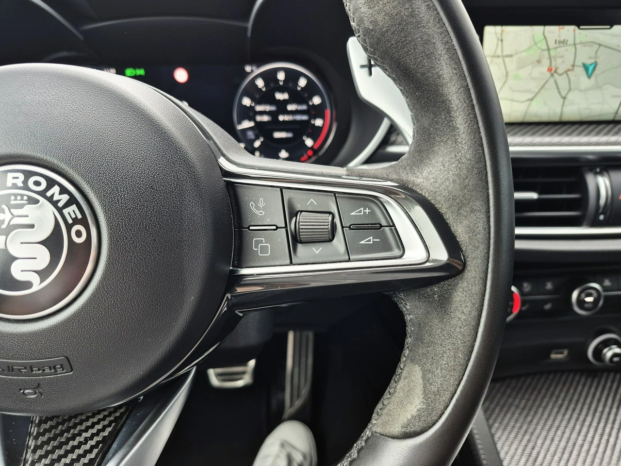 Alfa Romeo Stelvio - Zdjęcie 36