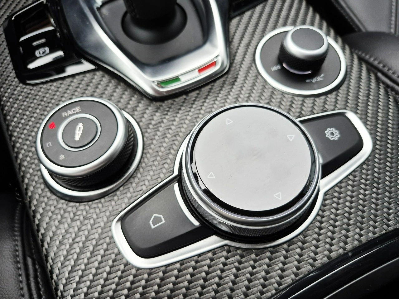 Alfa Romeo Stelvio - Zdjęcie 42