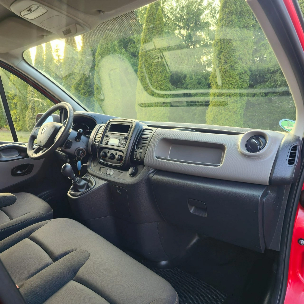 Renault Trafic - Zdjęcie 24