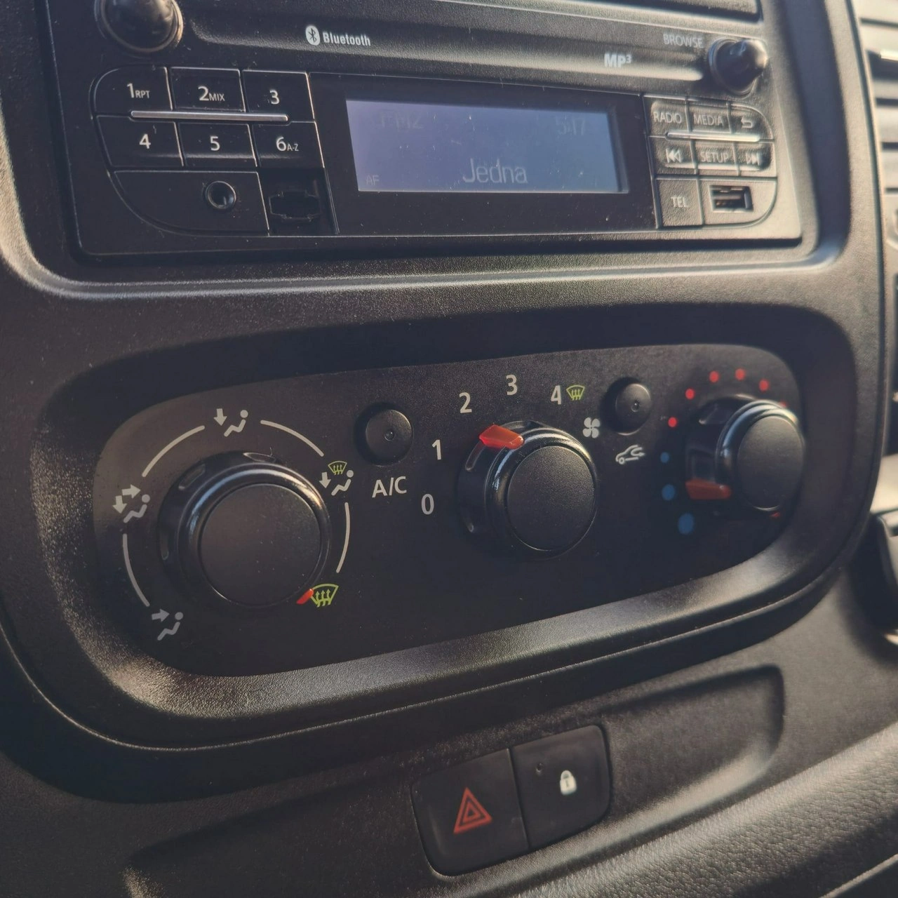 Renault Trafic - Zdjęcie 31