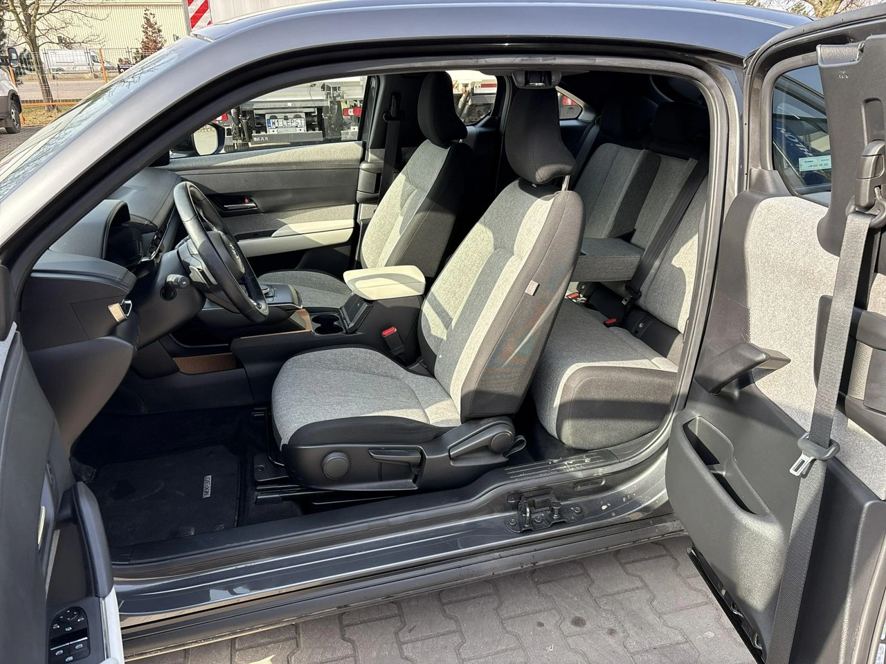 Mazda MX-30 - Zdjęcie 11