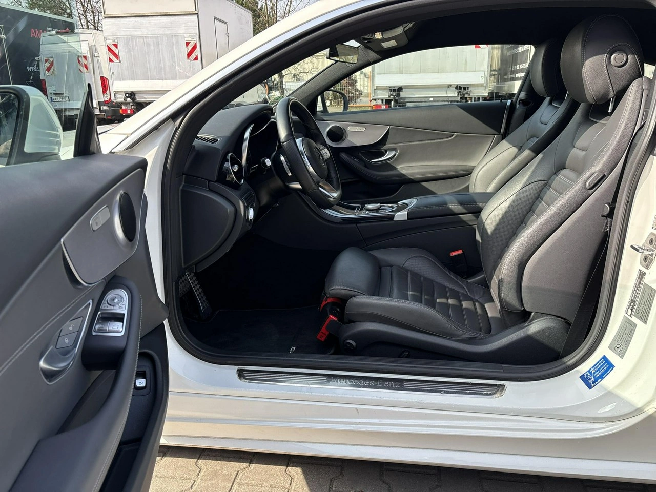 Mercedes C 300 - Zdjęcie 10