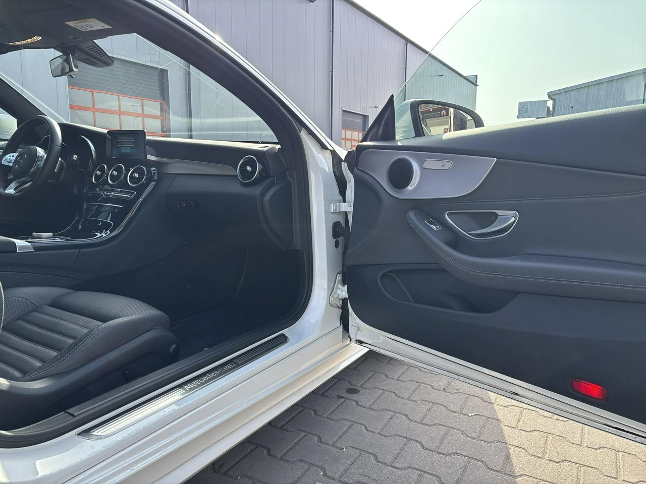 Mercedes C 300 - Zdjęcie 14