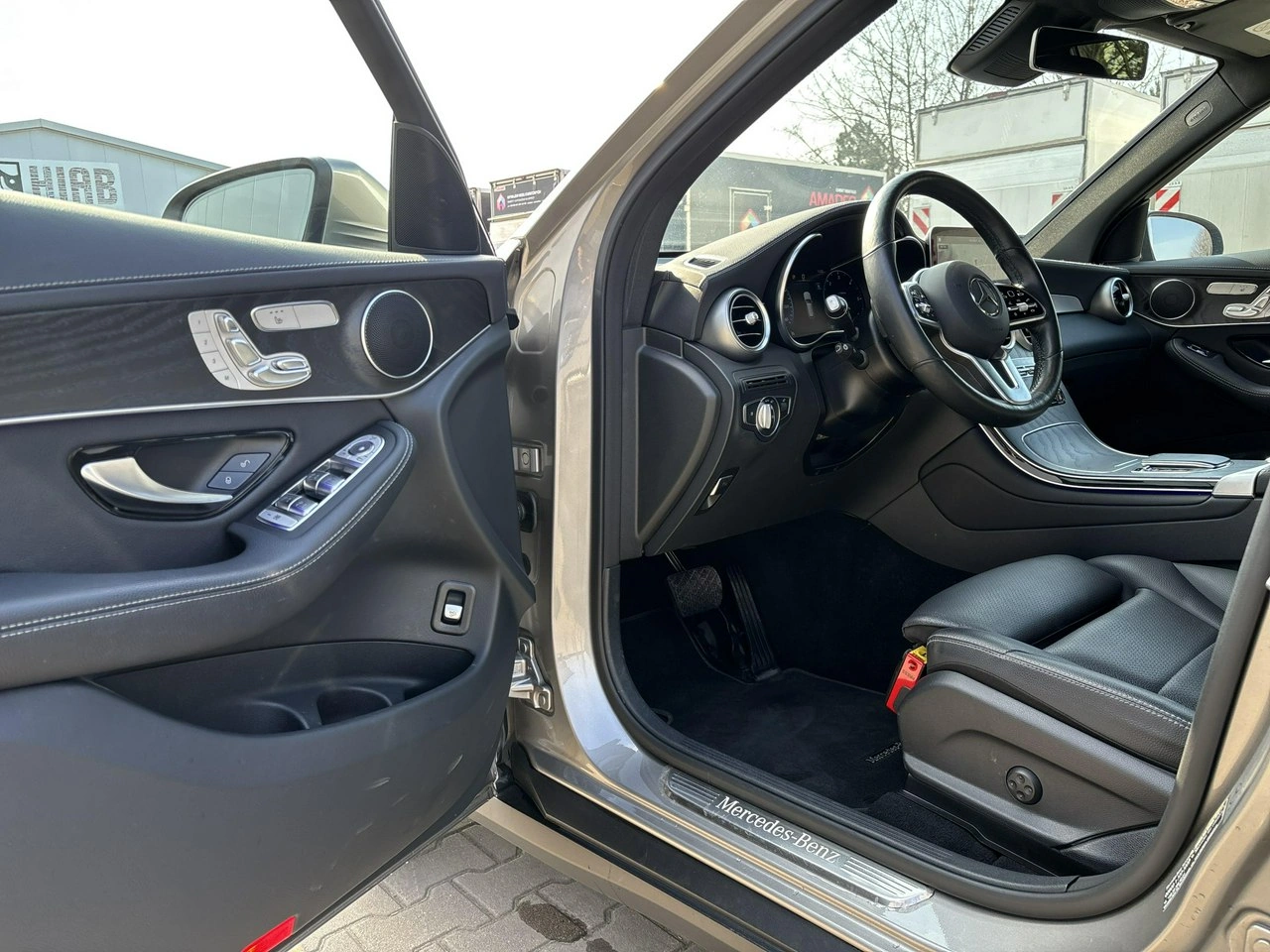 Mercedes GLC 200 - Zdjęcie 9