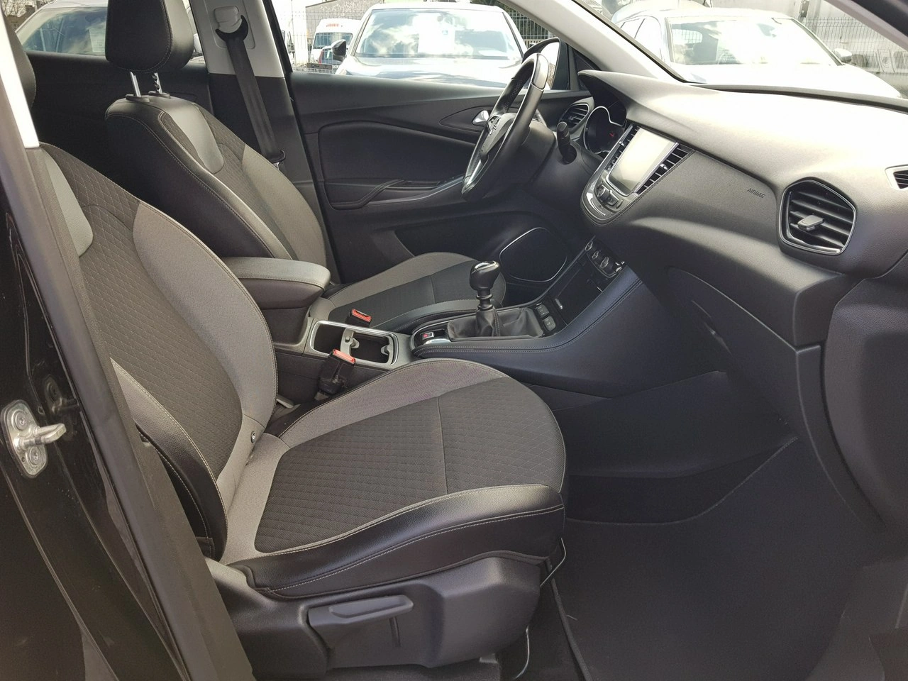 Opel Grandland X - Zdjęcie 16