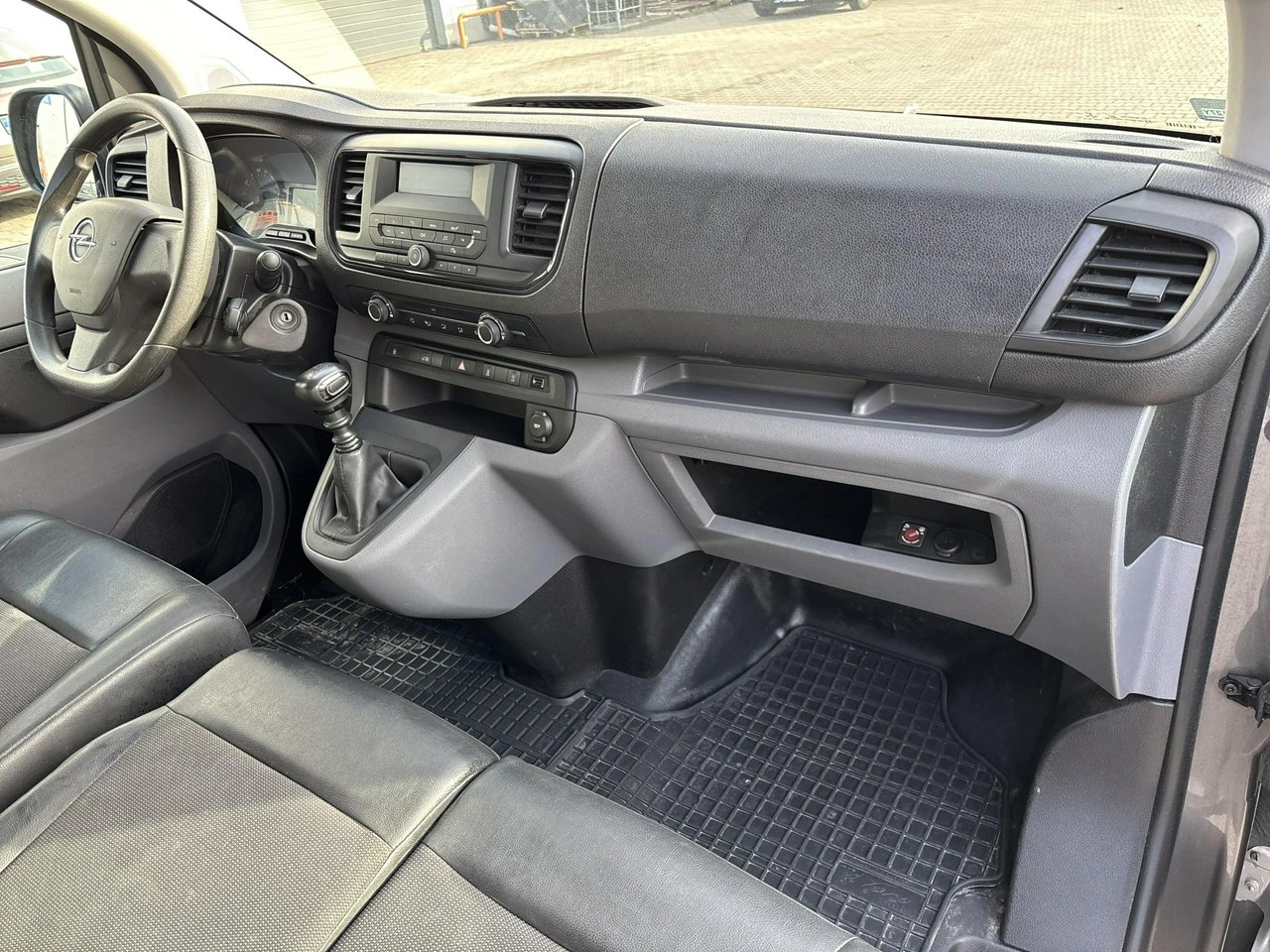 Opel Vivaro - Zdjęcie 16