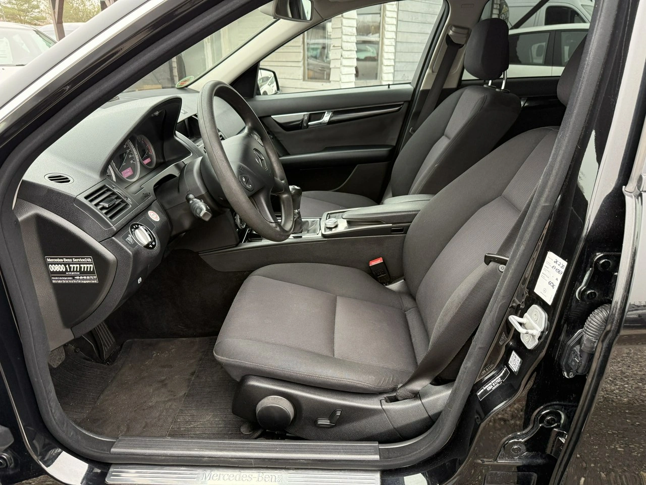 Mercedes C 200 - Zdjęcie 8