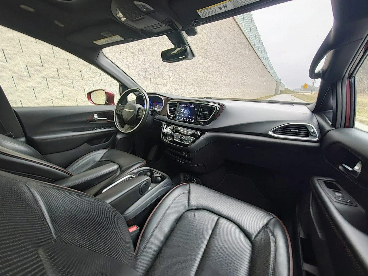 Chrysler Pacifica - Zdjęcie 14