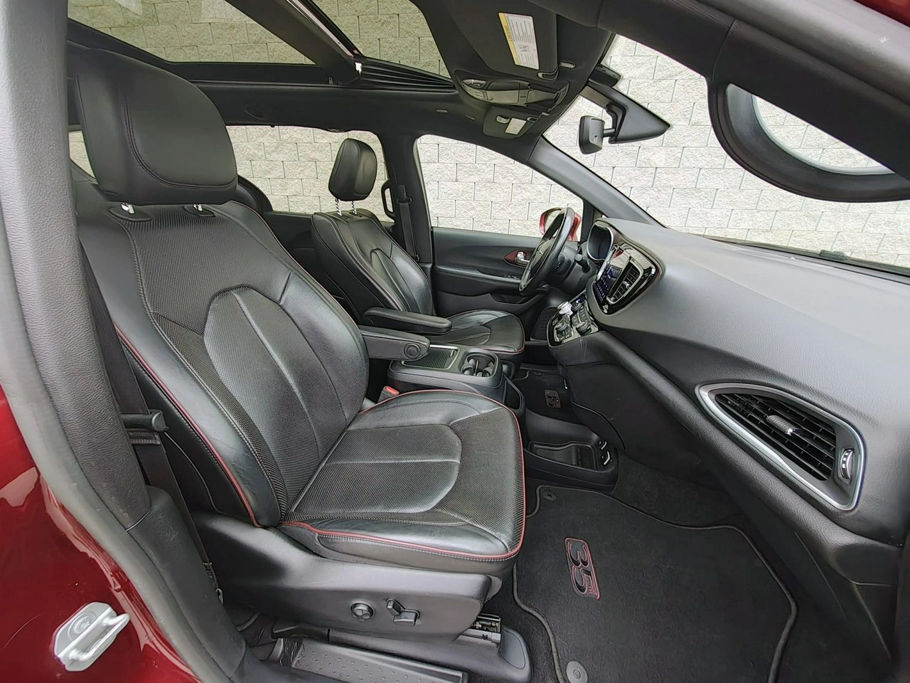 Chrysler Pacifica - Zdjęcie 17