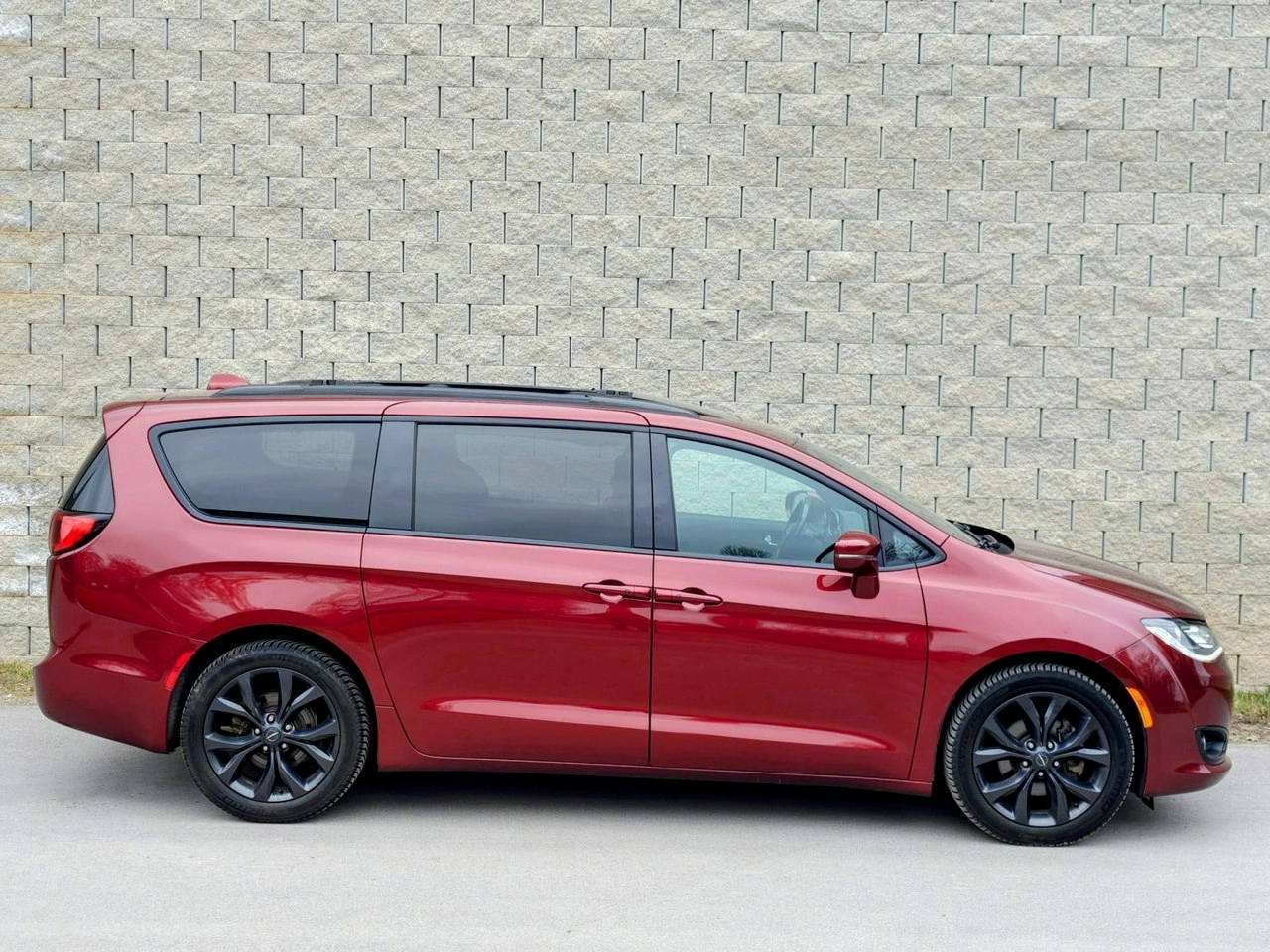 Chrysler Pacifica - Zdjęcie 8