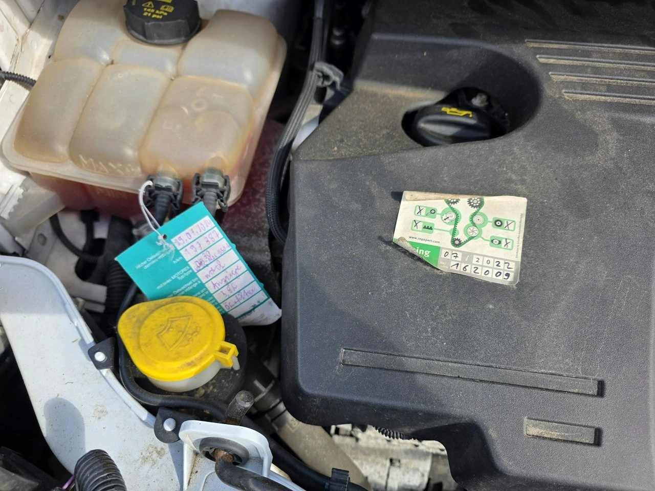 Ford Kuga - Zdjęcie 17