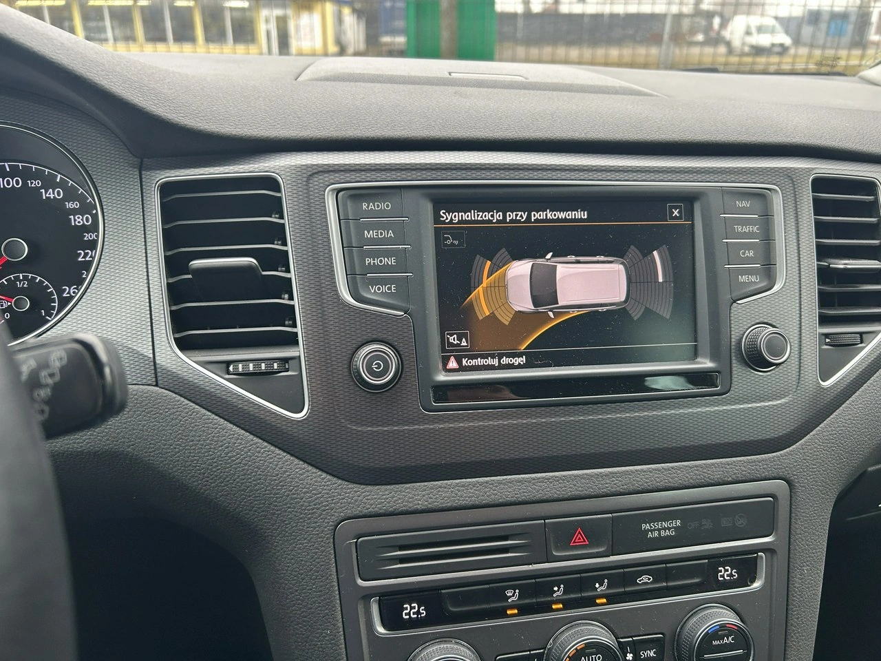 Volkswagen Golf Sportsvan - Zdjęcie 13