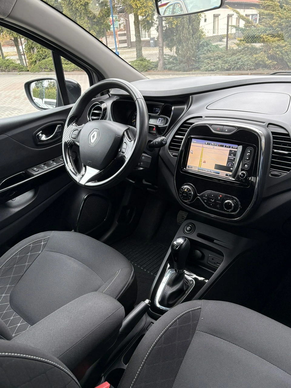 Renault Captur - Zdjęcie 10