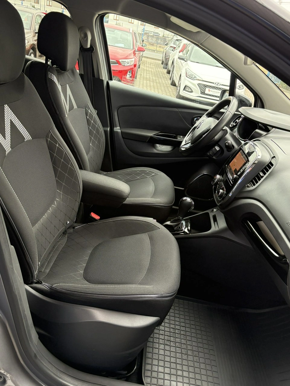 Renault Captur - Zdjęcie 16